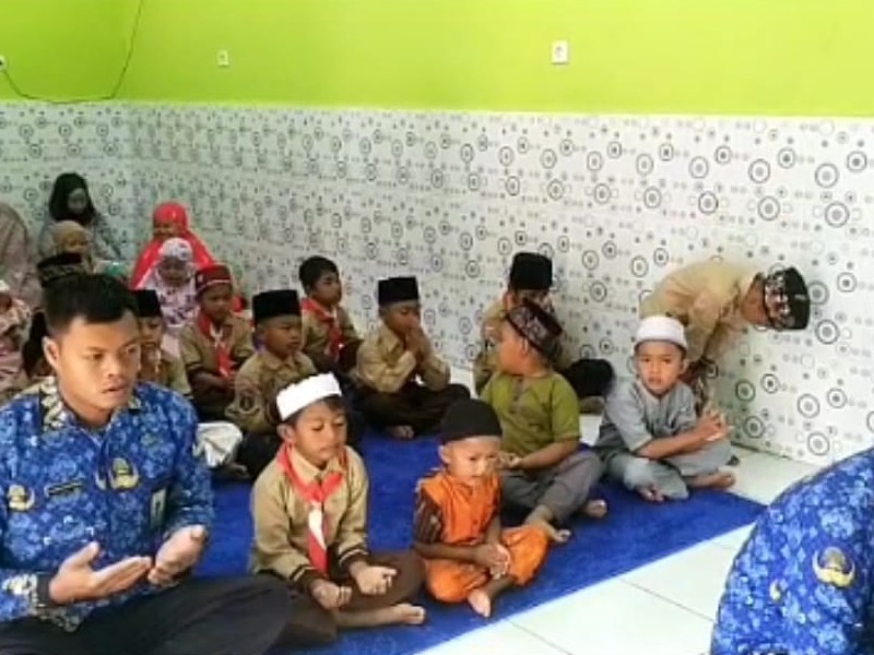 KEJUTAN (Kegiatan Jumat Keagamaan)